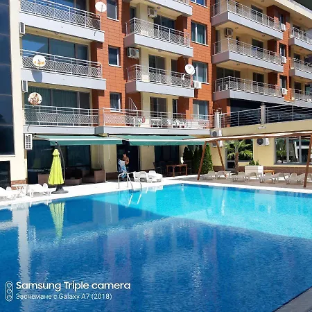 Appartement в комплекс милениум Pomorie